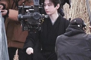 成毅《少年谢淮安》穷困生活曝光，破屋引粉丝热议