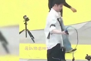敖子逸白鹿跑男互动引爆CP粉，默契动作甜度超标