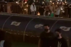 肖战低调现身孙燕姿演唱会 双向追星引热议