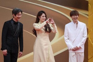 华表奖红毯星光熠熠，马丽、黄晓明等影人齐聚青岛